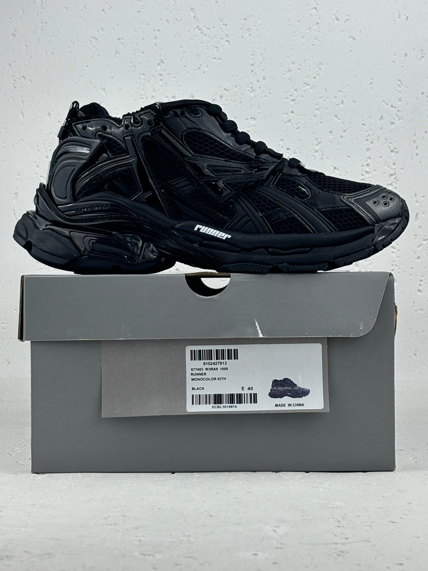 Balenciaga All-Black Runner Sneakers 👟🖤