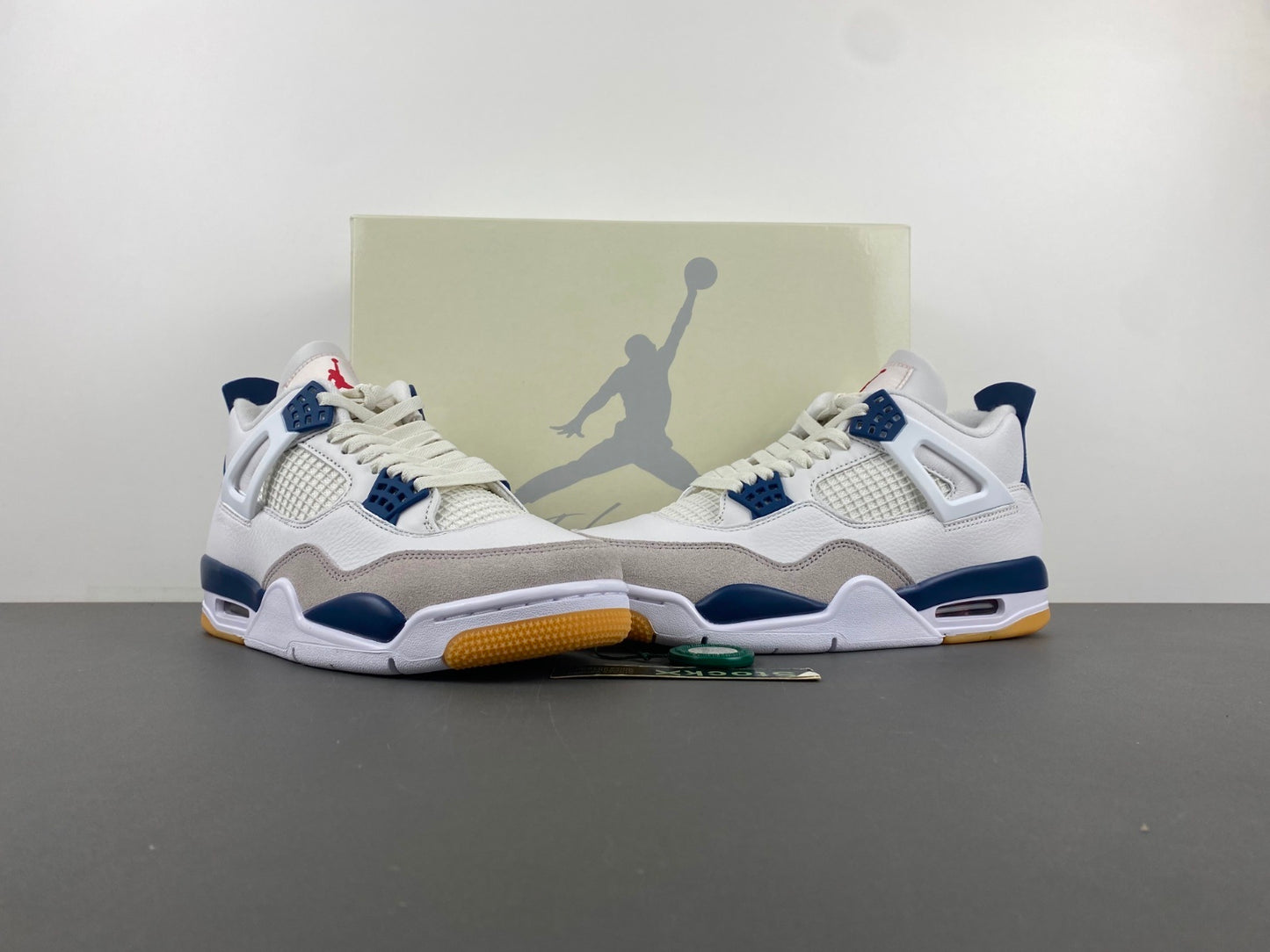 Air Jordan 4 Retro “Midnight Blue” 🤍💙