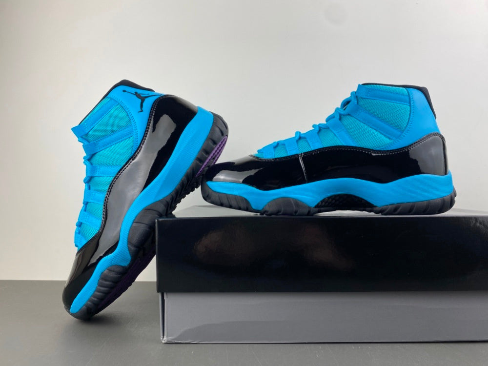 Blue & Black Jordan 11 Sneakers 💙🖤