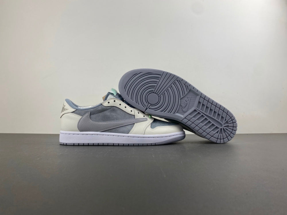 Nike Low-Top Casual Sneakers with Green Accents