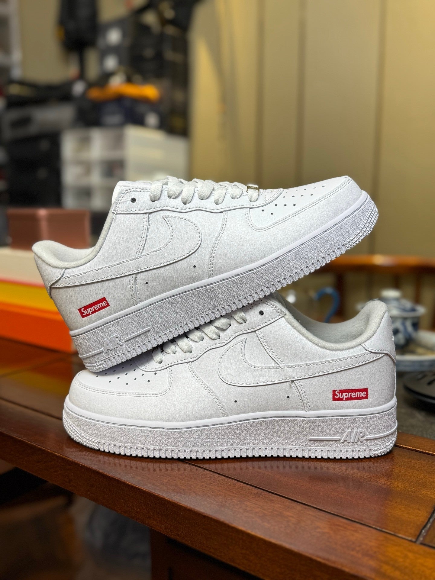 Nike Air Force 1 x Supreme – Clean White Classic 🤍🔥