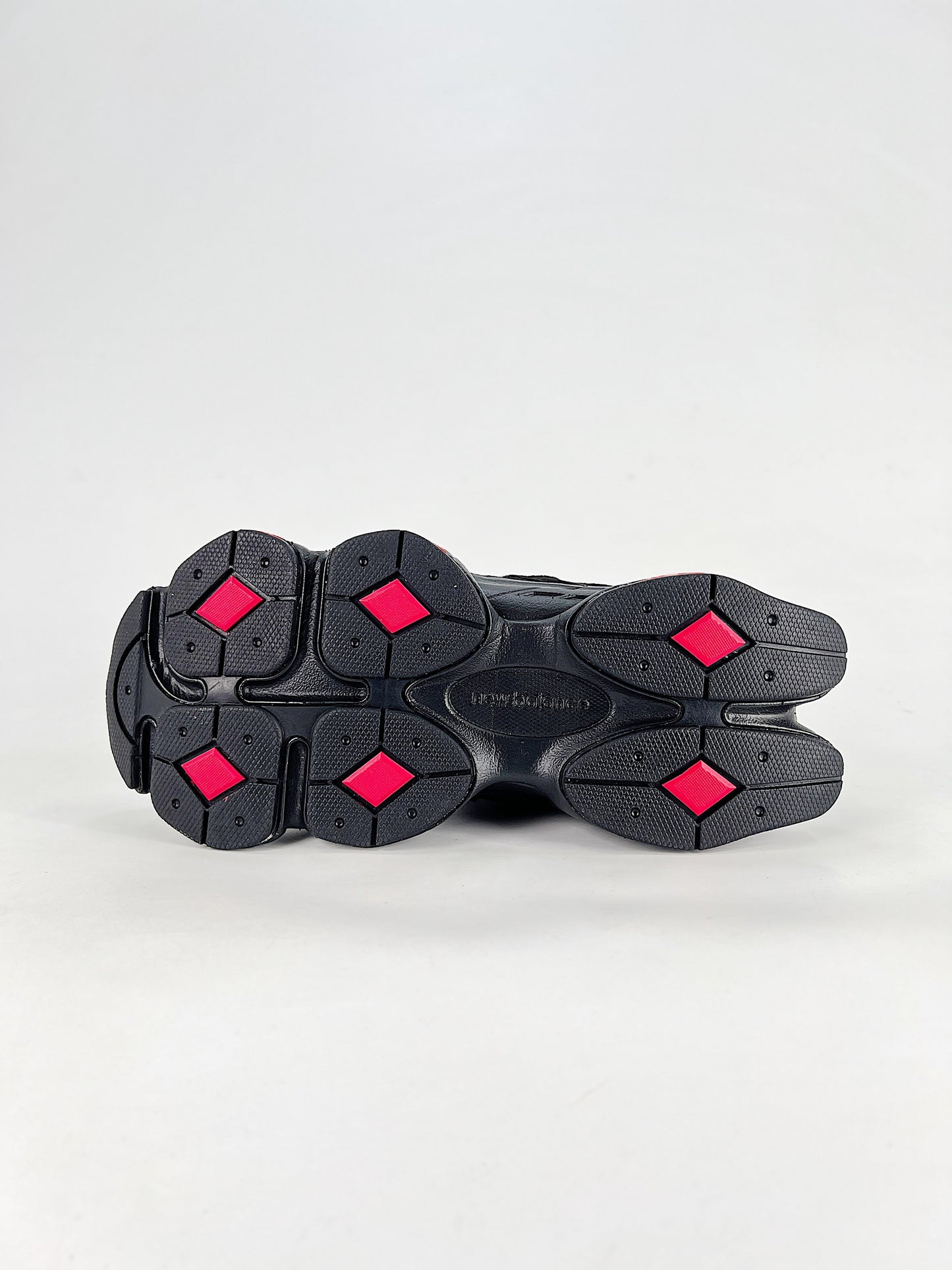 New Balance Black & Red Chunky Sneakers – Bold Street Style