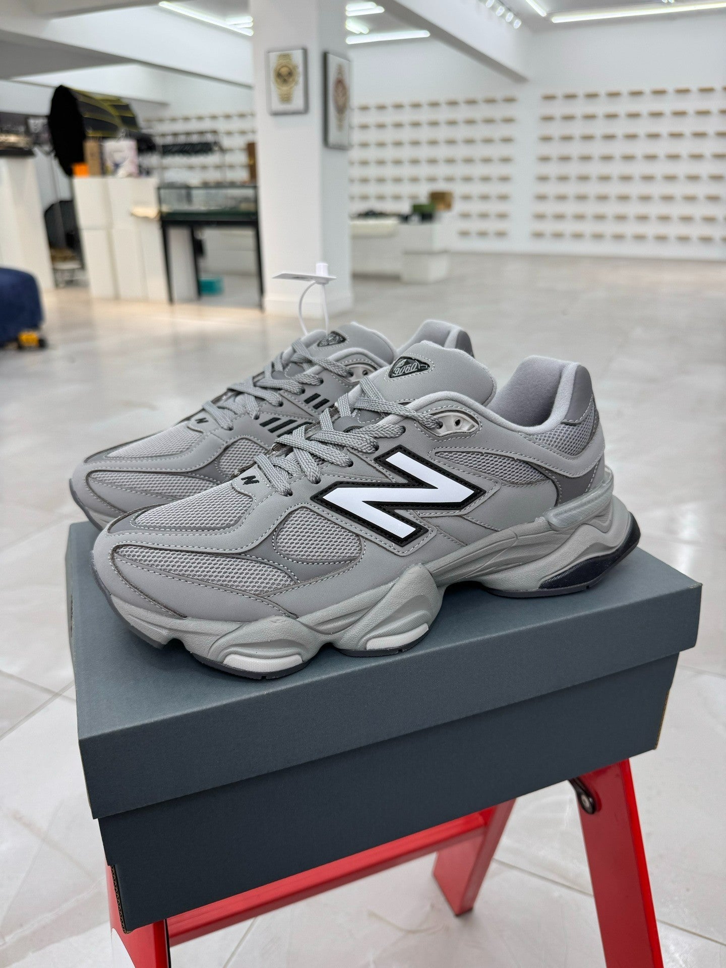 New Balance Grey Chunky Sneakers – Modern Comfort & Street Style