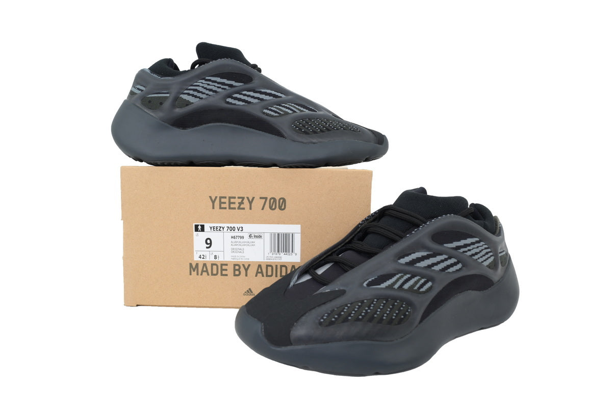 Yeezy 700 V3 Black – Futuristic Stealth Runner 🖤🚀