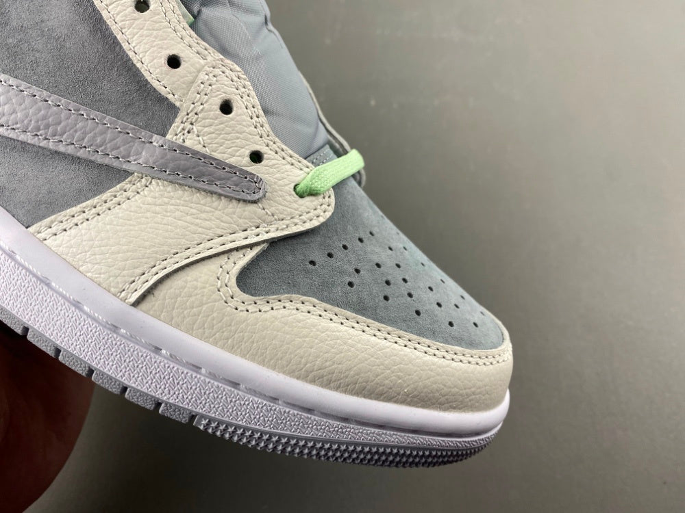 Nike Low-Top Casual Sneakers with Green Accents