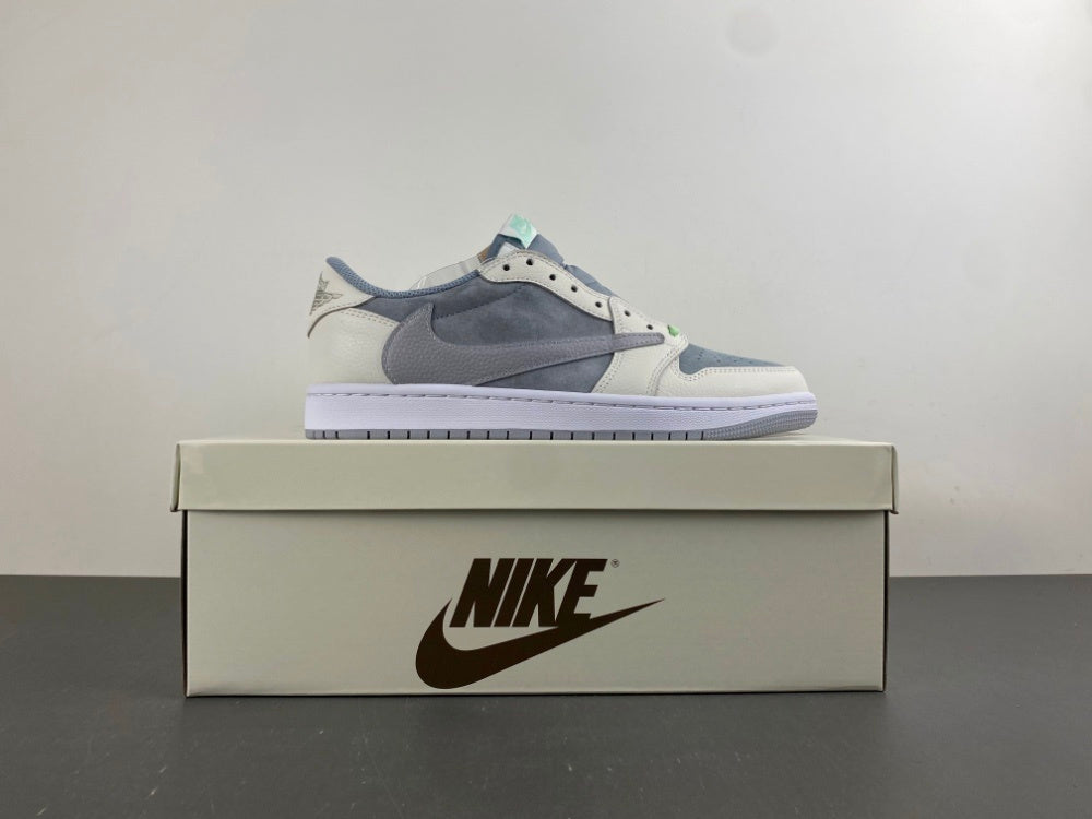 Nike Low-Top Casual Sneakers with Green Accents