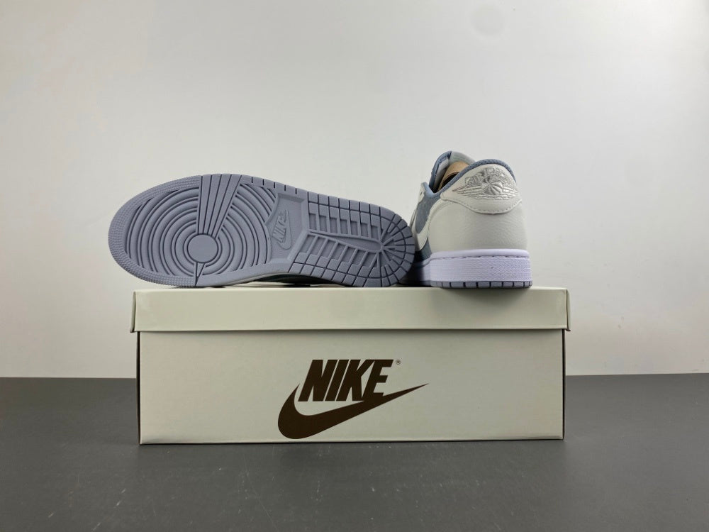 Nike Low-Top Casual Sneakers with Green Accents