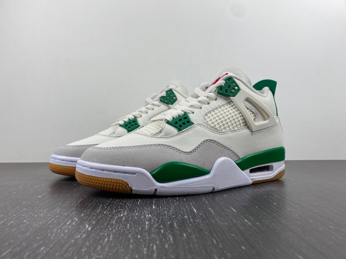 Air Jordan 4 Retro SB Pine Green – White & Green Premium Basketball Sneakers