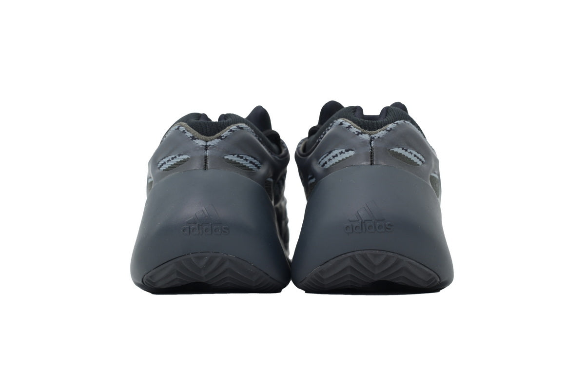 Yeezy 700 V3 Black – Futuristic Stealth Runner 🖤🚀