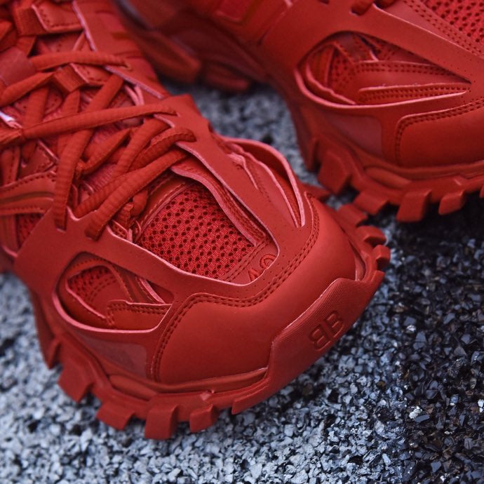 Balenciaga Red Sneakers – Bold Luxury Streetwear Style 👟🔥