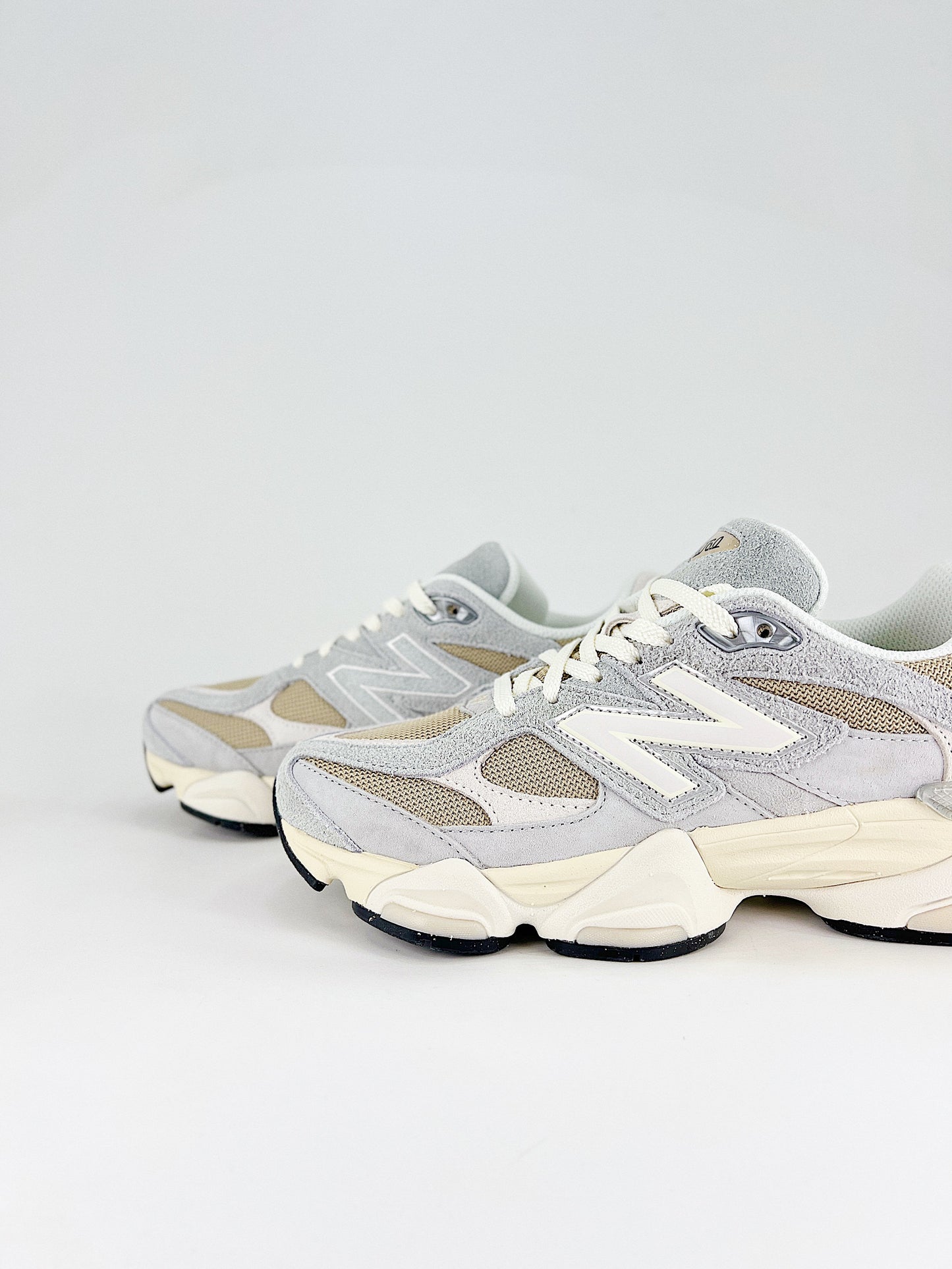 New Balance 9060 Lifestyle Sneakers – Grey/Beige Casual Chunky Shoes