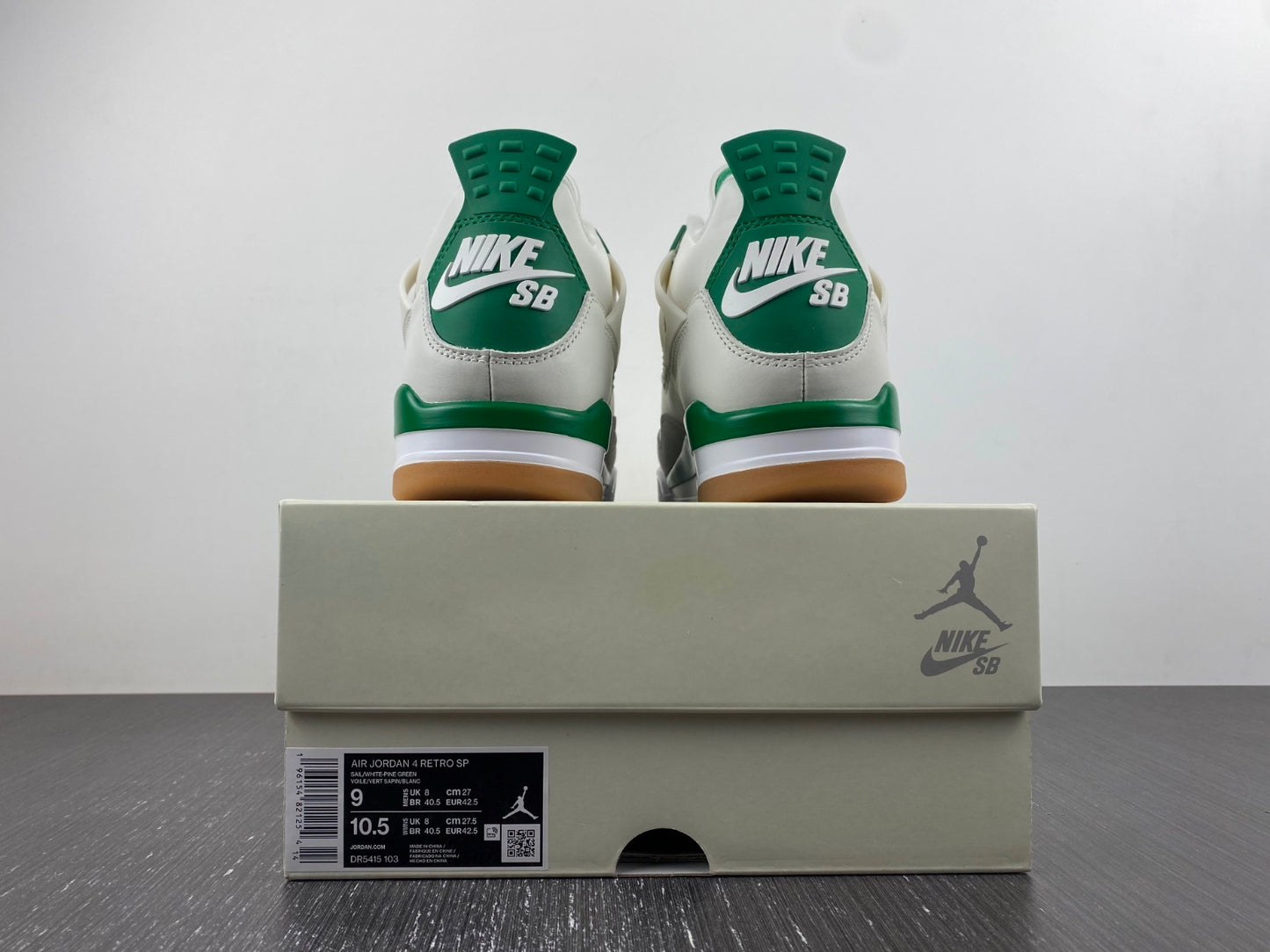 Air Jordan 4 Retro SB Pine Green – White & Green Premium Basketball Sneakers