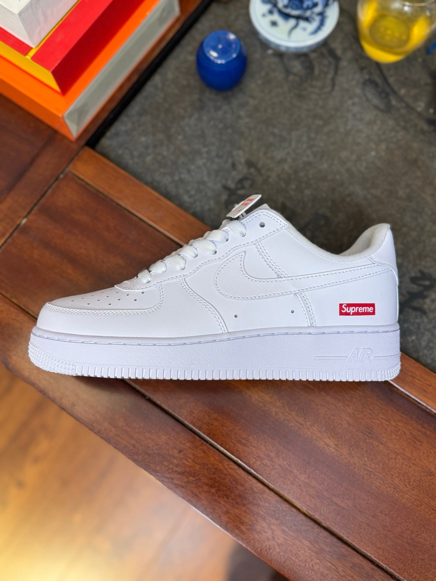 Nike Air Force 1 x Supreme – Clean White Classic 🤍🔥