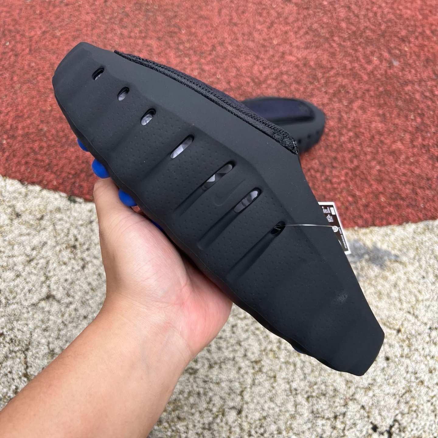 Nike All Black Comfort Slides – Everyday Essential
🔥