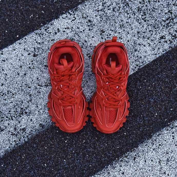 Balenciaga Red Sneakers – Bold Luxury Streetwear Style 👟🔥