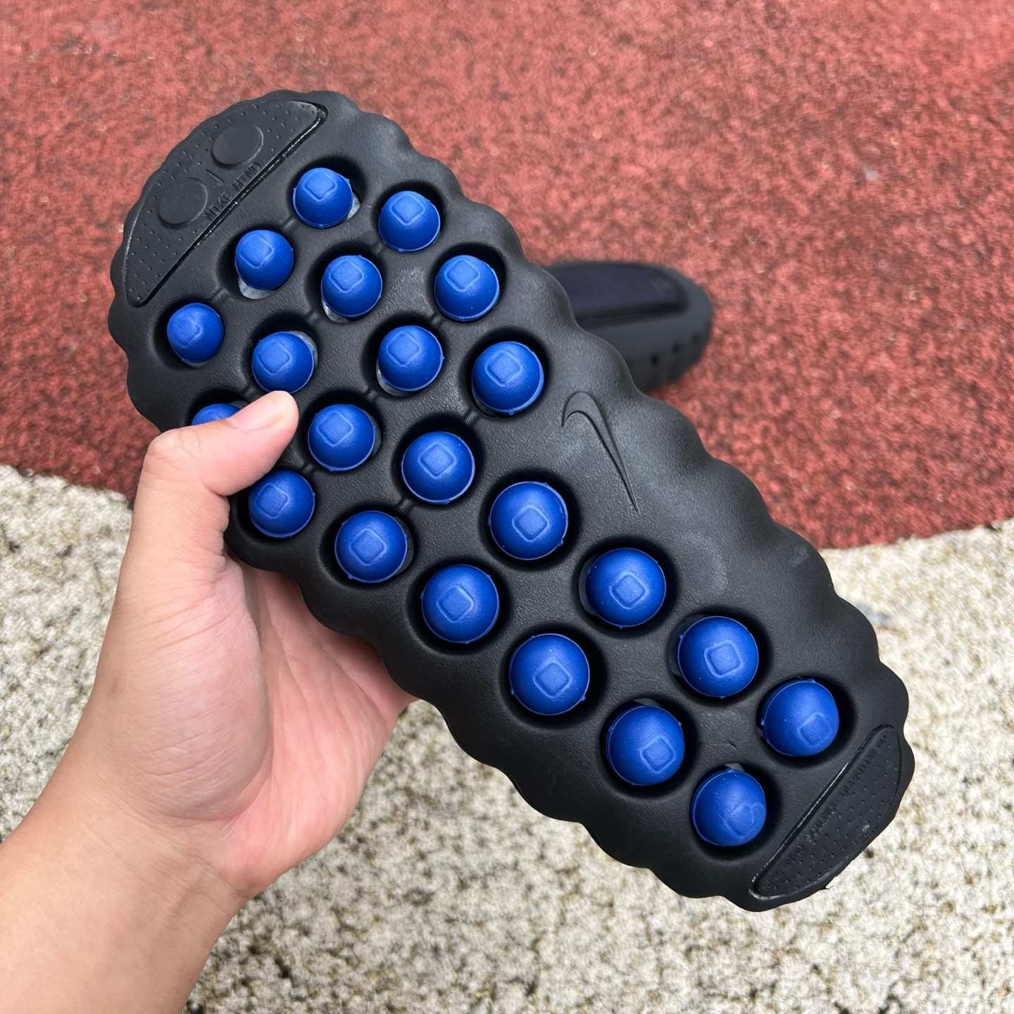 Nike All Black Comfort Slides – Everyday Essential
🔥
