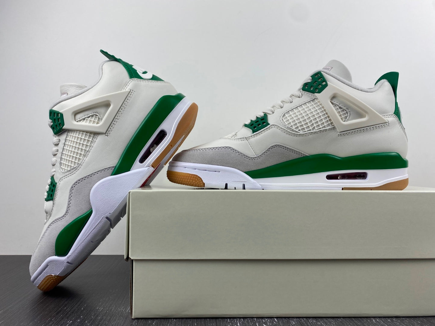Air Jordan 4 Retro SB Pine Green – White & Green Premium Basketball Sneakers